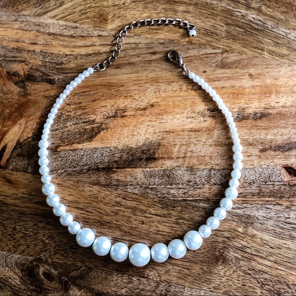Off-White Pearl Necklace - Picture 2 of 5